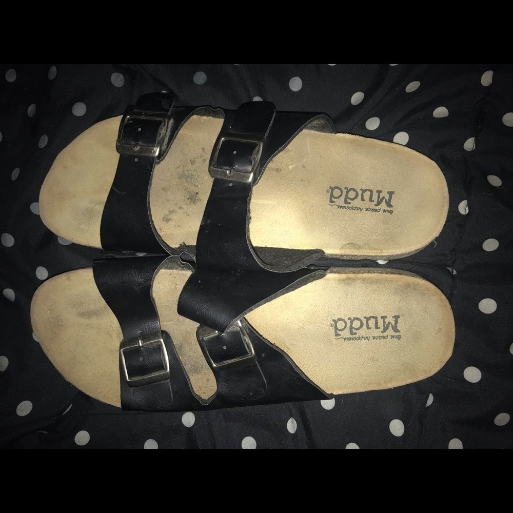 𝅺women’s Mudd sandals
